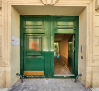 Bureau privé 20 m² 5 postes Coworking Rue de Sévigné Paris 75003 - photo 18